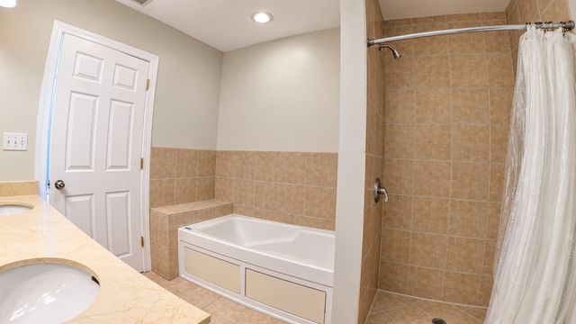 6005 N Kimball Avenue 2A, Chicago, IL 60659