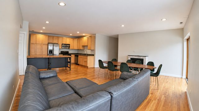 6005 N Kimball Avenue 2A, Chicago, IL 60659