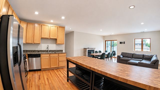 6005 N Kimball Avenue 2A, Chicago, IL 60659
