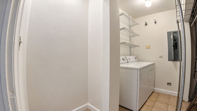 6005 N Kimball Avenue 2A, Chicago, IL 60659