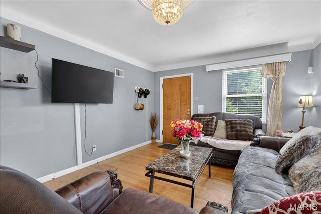 4131 Quincy Street, St Louis, MO 63116