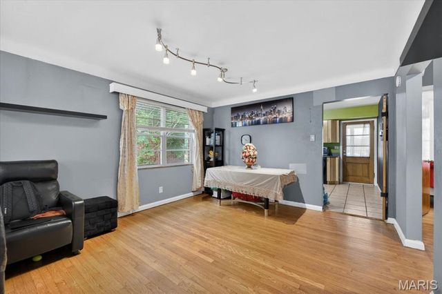 4131 Quincy Street, St Louis, MO 63116