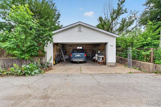 4131 Quincy Street, St Louis, MO 63116