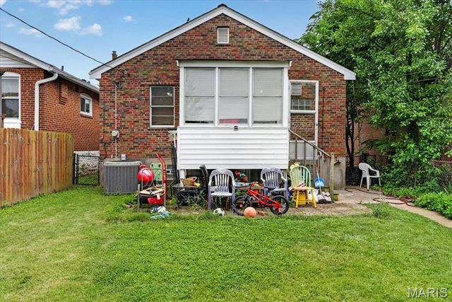 4131 Quincy Street, St Louis, MO 63116