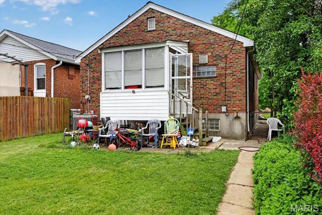 4131 Quincy Street, St Louis, MO 63116