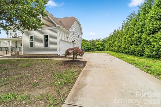 1047 Hearth Lane SW, Concord, NC 28025