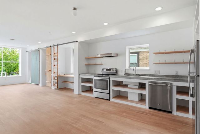 21 Lamartine St 3, Boston, MA 02130