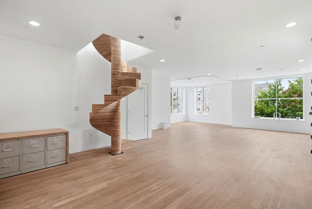 21 Lamartine St 3, Boston, MA 02130