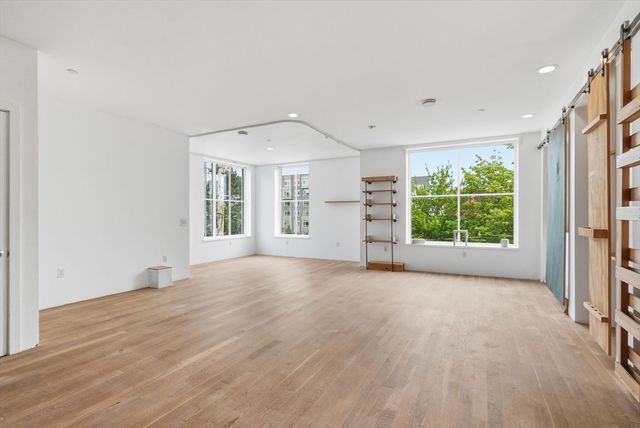 21 Lamartine St 3, Boston, MA 02130