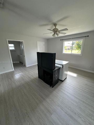 1306 SW 11 th, Cape Coral, FL 33991