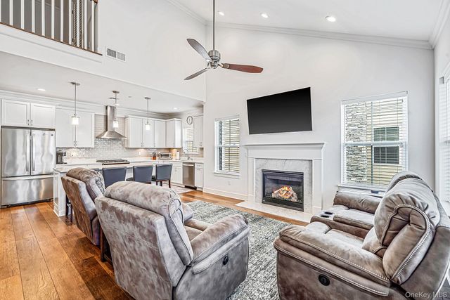 14 Park Drive S, East Islip, NY 11730