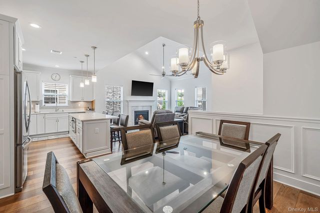14 Park Drive S, East Islip, NY 11730