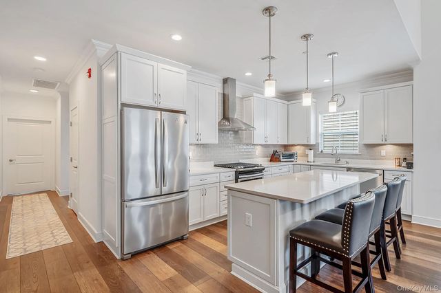 14 Park Drive S, East Islip, NY 11730