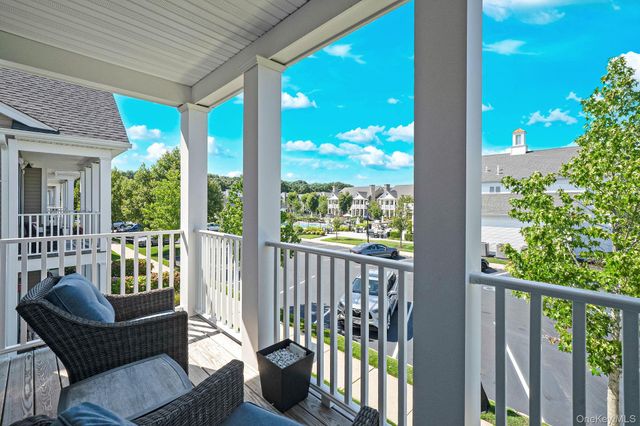 14 Park Drive S, East Islip, NY 11730