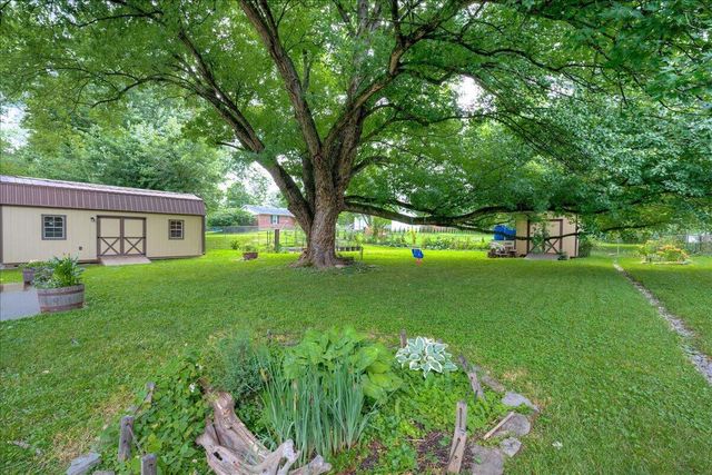 304 Oakwood Drive, Lawrenceburg, KY 40342
