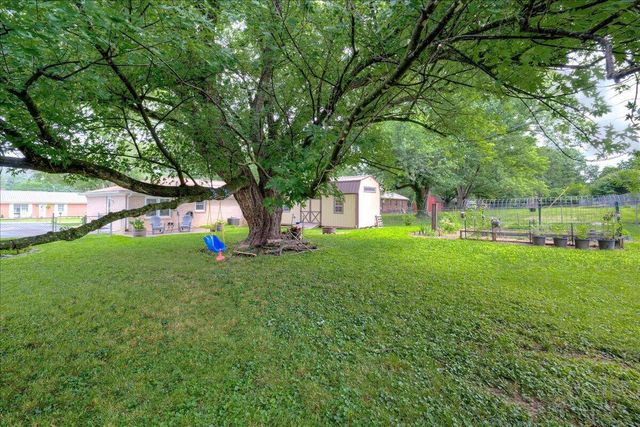 304 Oakwood Drive, Lawrenceburg, KY 40342