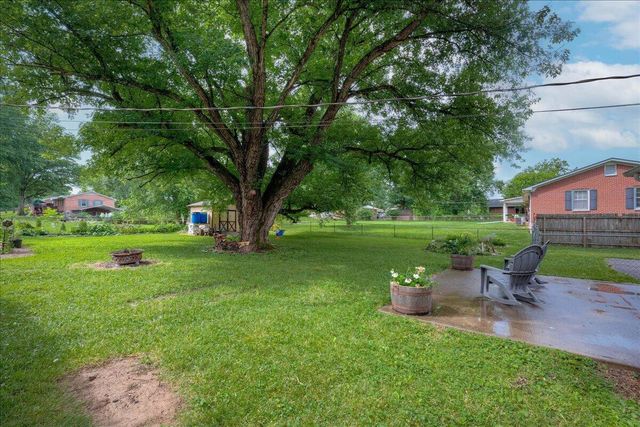 304 Oakwood Drive, Lawrenceburg, KY 40342