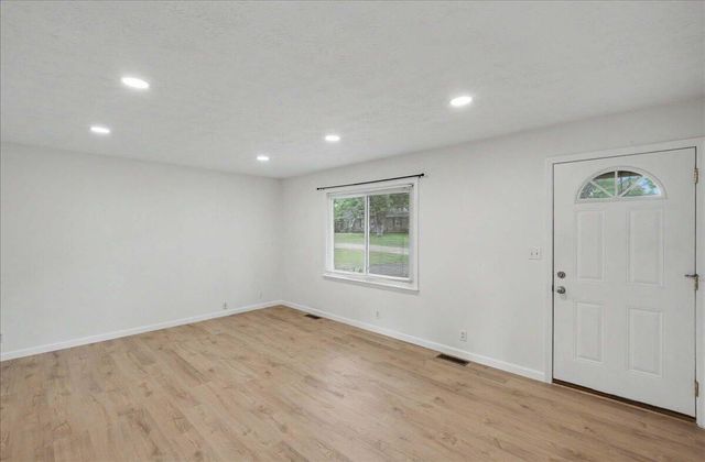 304 Oakwood Drive, Lawrenceburg, KY 40342