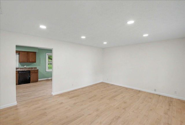 304 Oakwood Drive, Lawrenceburg, KY 40342