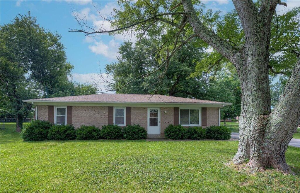 304 Oakwood Drive, Lawrenceburg, KY 40342