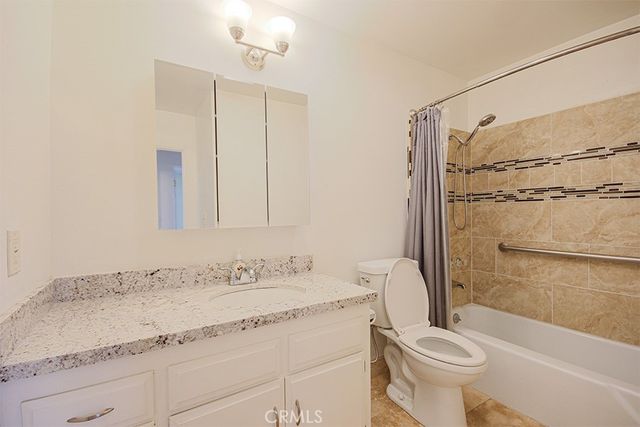 5542 Fernhill Circle B, Huntington Beach, CA 92649