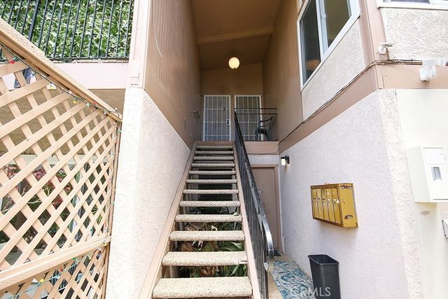 5542 Fernhill Circle B, Huntington Beach, CA 92649