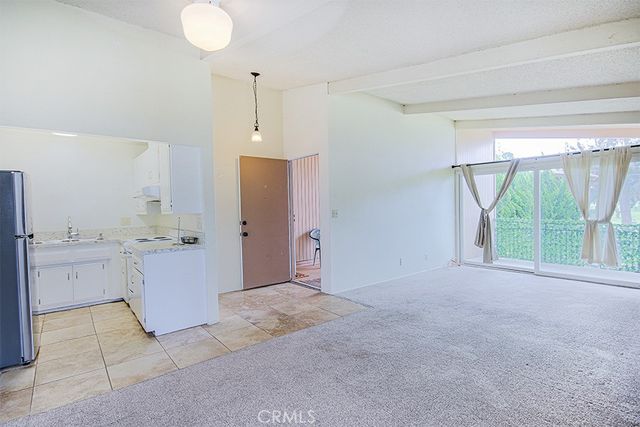 5542 Fernhill Circle B, Huntington Beach, CA 92649