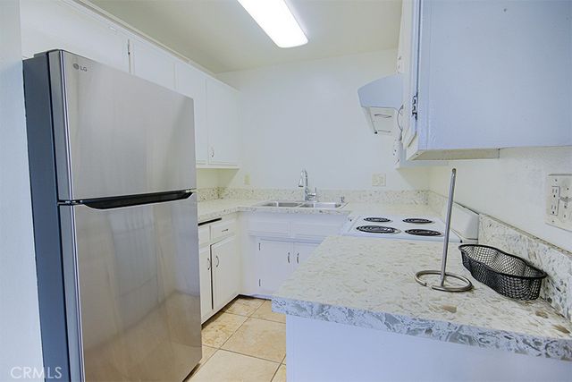 5542 Fernhill Circle B, Huntington Beach, CA 92649