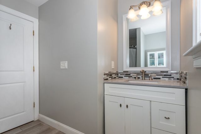 486 South St, Holbrook, MA 02343