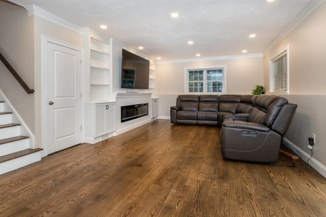 486 South St, Holbrook, MA 02343