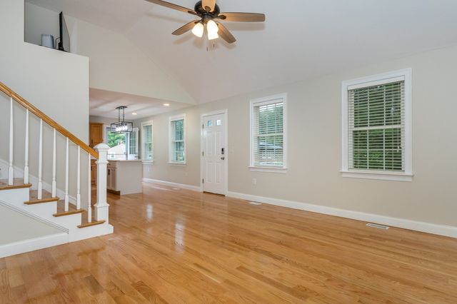 486 South St, Holbrook, MA 02343