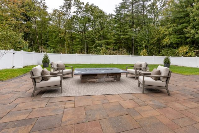 486 South St, Holbrook, MA 02343