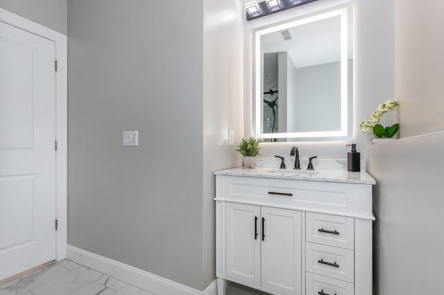 486 South St, Holbrook, MA 02343