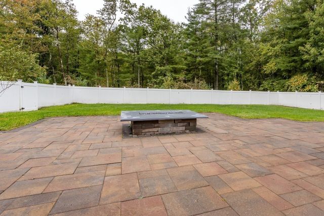 486 South St, Holbrook, MA 02343