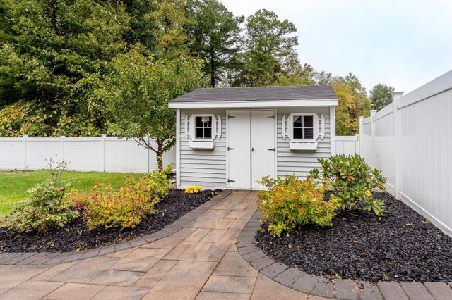 486 South St, Holbrook, MA 02343