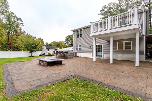 486 South St, Holbrook, MA 02343