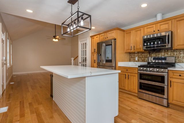 486 South St, Holbrook, MA 02343