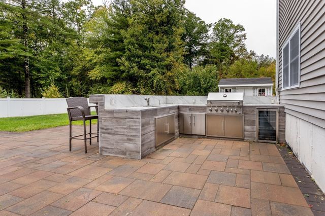 486 South St, Holbrook, MA 02343