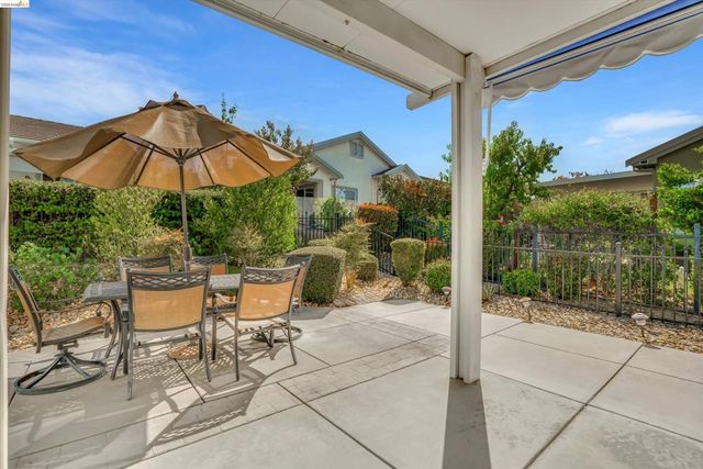 1852 Island Park Pl, Brentwood, CA 94513