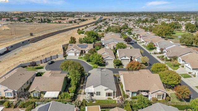1852 Island Park Pl, Brentwood, CA 94513