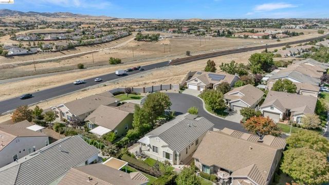 1852 Island Park Pl, Brentwood, CA 94513