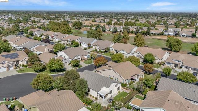 1852 Island Park Pl, Brentwood, CA 94513