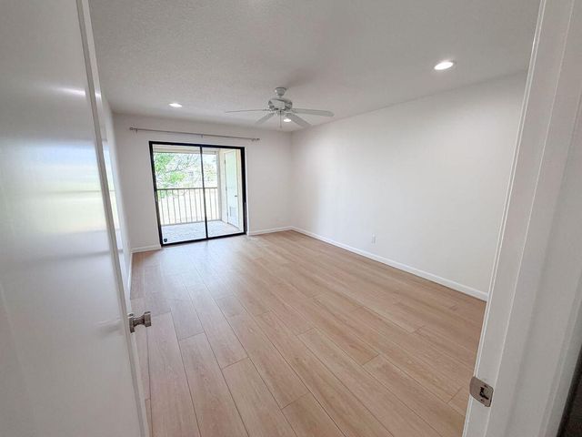 602 Pine Crest Circle B, Jupiter, FL 33458