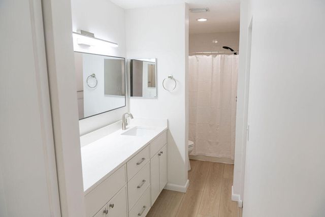 602 Pine Crest Circle B, Jupiter, FL 33458