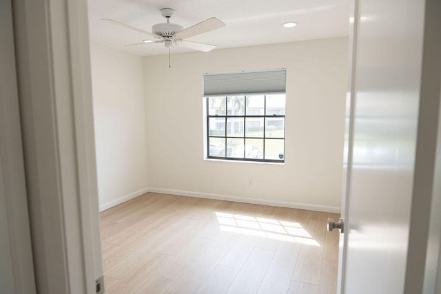 602 Pine Crest Circle B, Jupiter, FL 33458