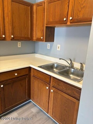 437 S 17th St, Louisville, KY 40203