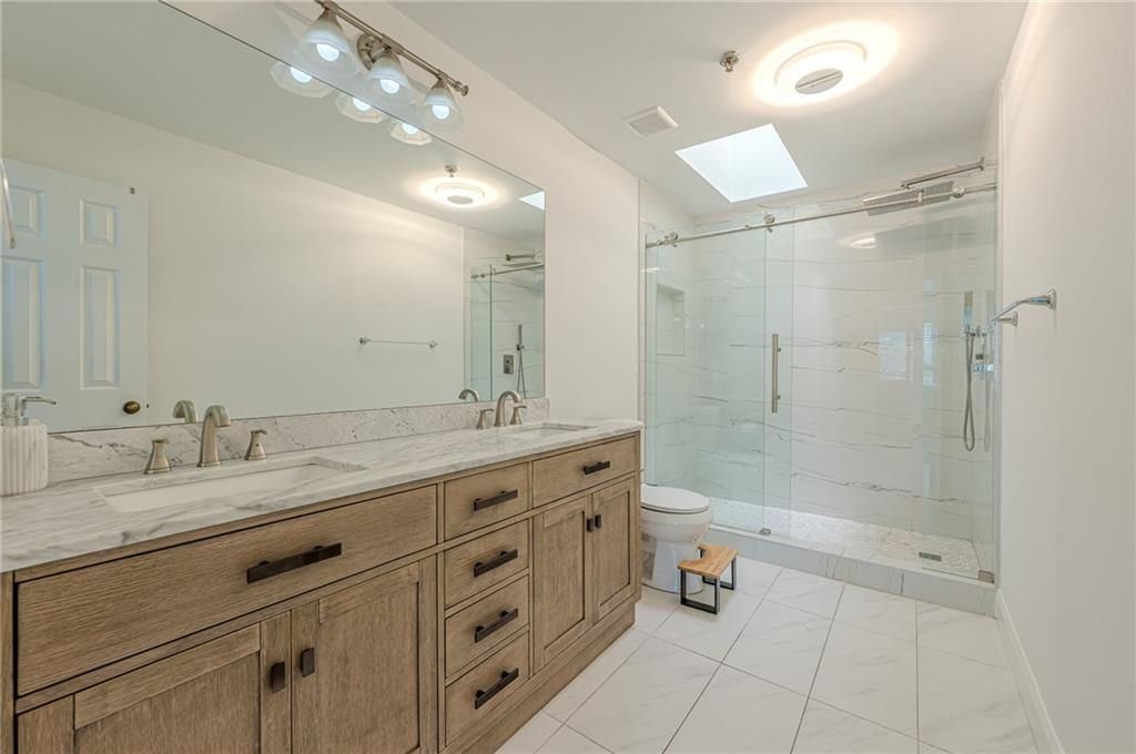 Image 14 of property listing at 526 Gardenia Lane, Marietta, GA 30068