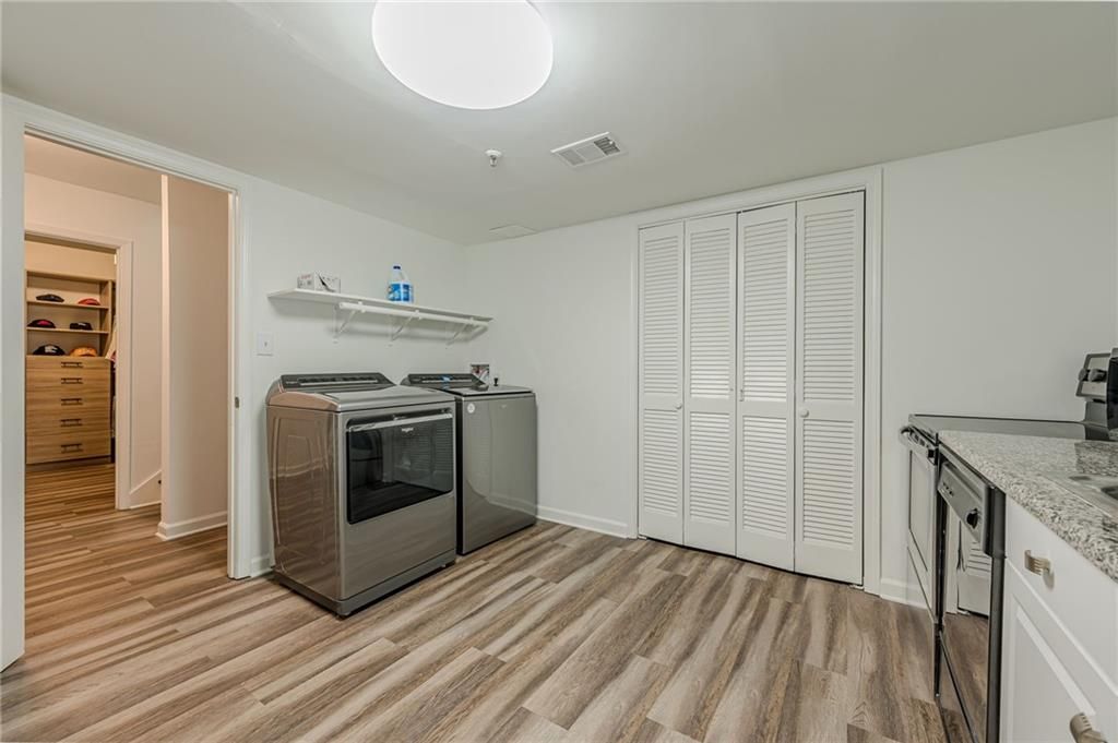 Image 16 of property listing at 526 Gardenia Lane, Marietta, GA 30068