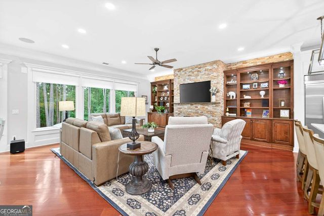 6010 Robbs Drive, Cumming, GA 30041