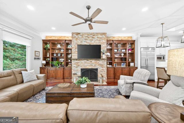 6010 Robbs Drive, Cumming, GA 30041
